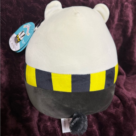 New Harry Potter Hufflepuff Badger Squishmallow - Picture 3 of 3